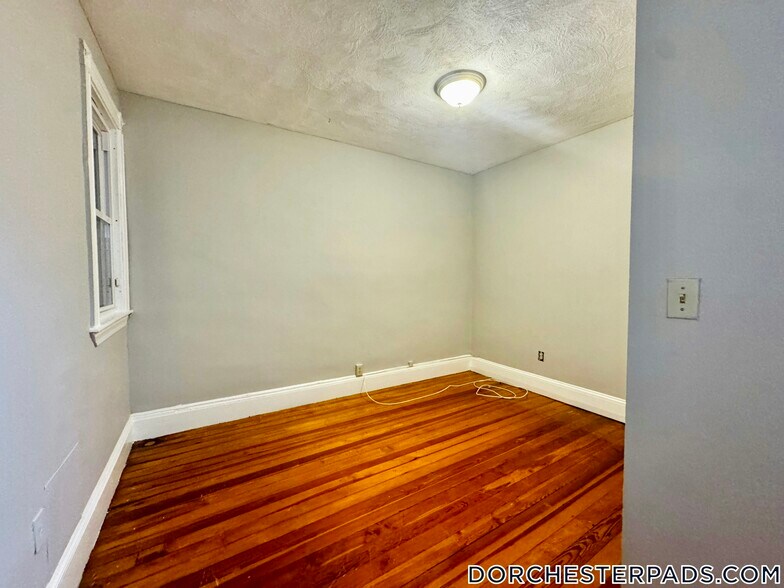 Building Photo - 76 Florida St