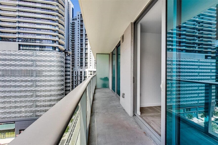 Building Photo - 1100 S Miami Ave