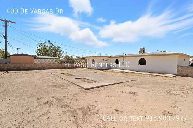 Building Photo - 400 De Vargas Dr