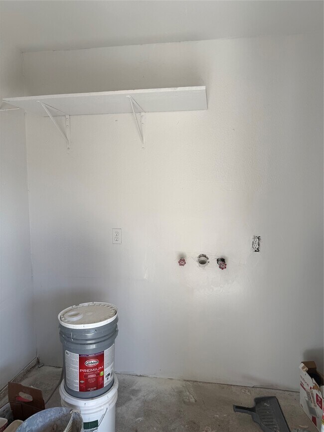 Building Photo - 6525 Renwick Dr