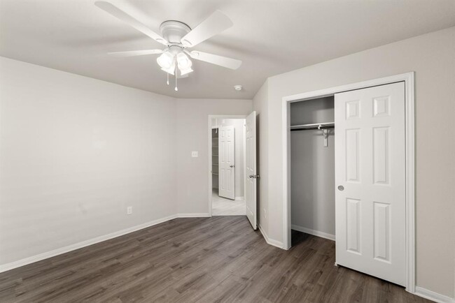 Building Photo - 15603 Eastern Meadowlark Wy