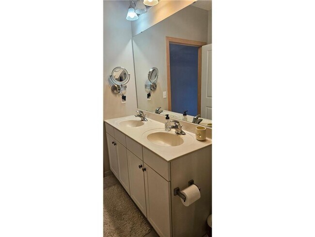 Building Photo - 2201 Village Ln