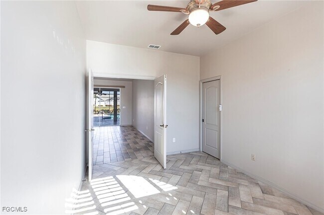 Building Photo - 8361 Trentwood Ct