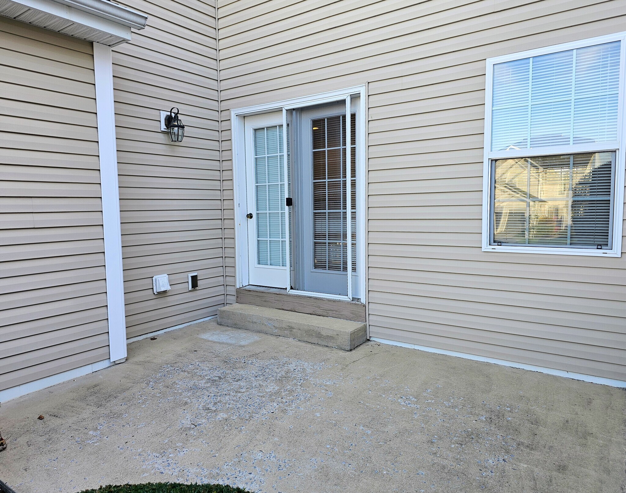 Building Photo - 701 Brentwood Dr