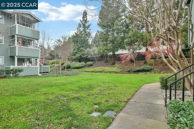 Building Photo - 1072 Maywood Ln