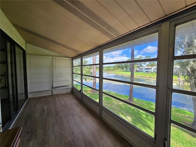 Building Photo - 623 Midway Dr