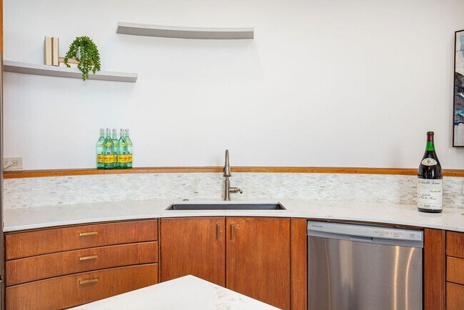 Building Photo - North Capitol Hill One-of-a- Kind Duplex!