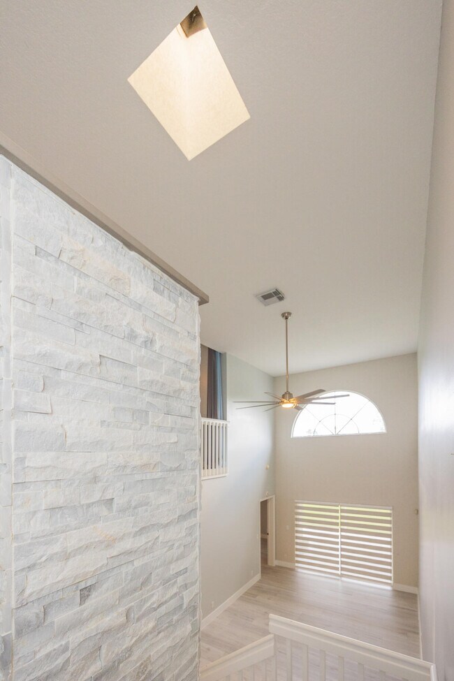 Building Photo - 50 Desford Ln