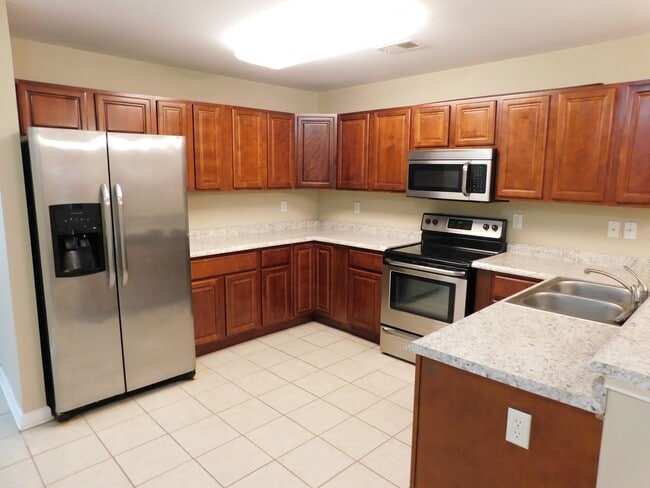 Building Photo - 2755 Southwood Ln