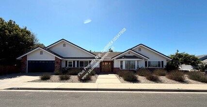 Building Photo - Beautifully Updated Single Story Custom Ho...