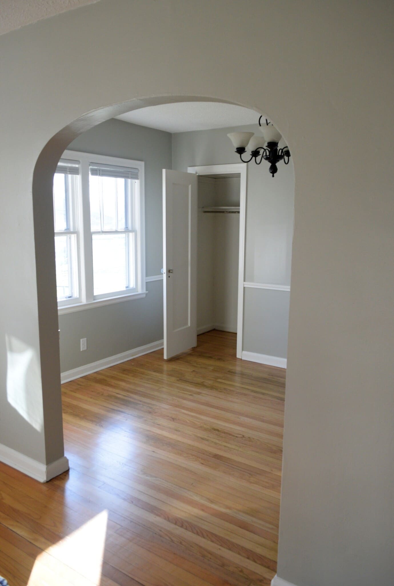 Building Photo - 5337 E 11th St