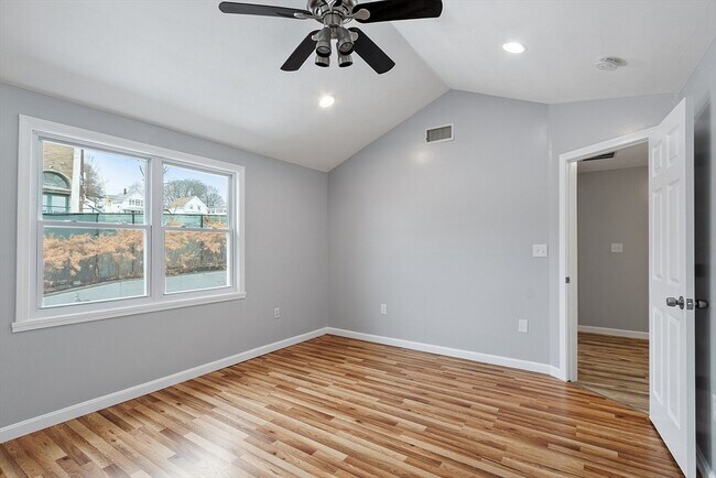 Building Photo - 4 Moran Ct