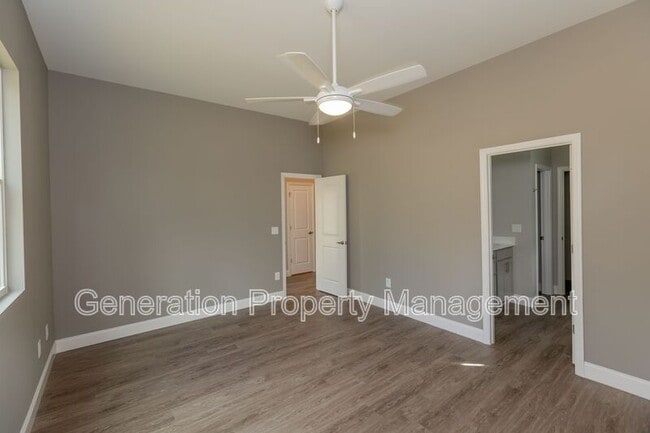 Building Photo - 590 Strong Ave