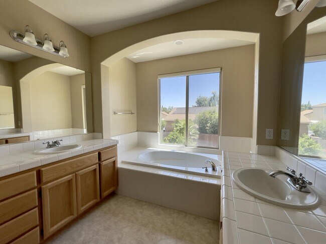 Building Photo - 9772 Ellsmere Way