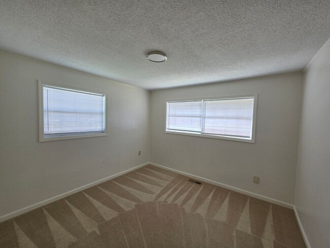 Building Photo - 159 Hazeldale Ln. New Bern, 2 Bedroom, 1 bathroom,  duplex