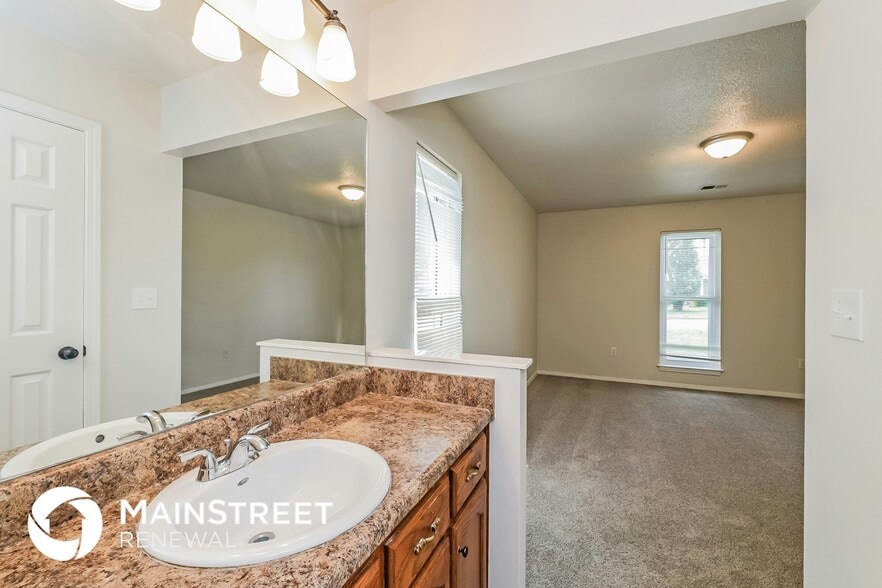 Building Photo - 10089 Riggan Dr