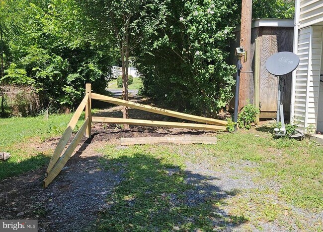 Building Photo - 1057 Foreman Ln