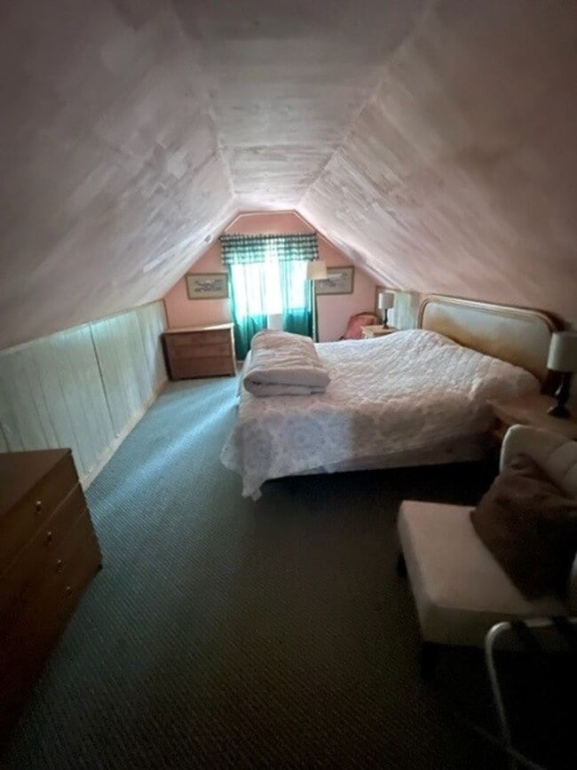 Building Photo - Sweet Tahoe Charm Cabin! Available Now!! for a 3-6 month lease or a long term lease! Call and inq...