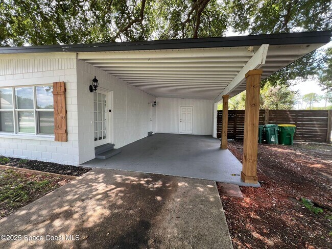 Building Photo - 1221 Cypress Ln