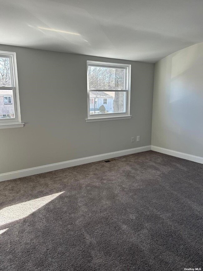 Building Photo - 44 Wooded Way