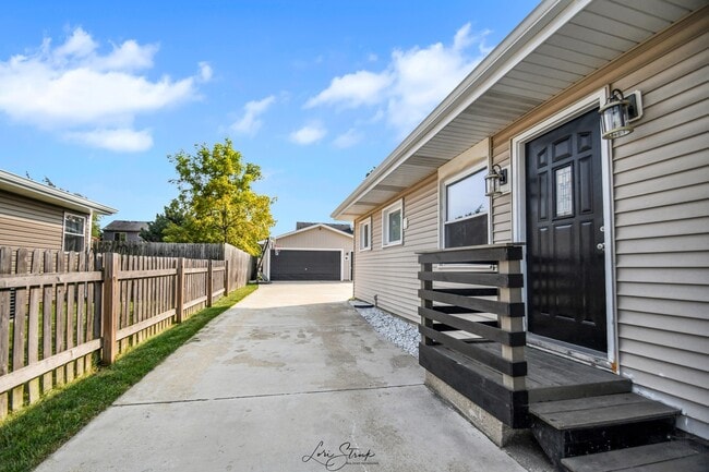 Building Photo - 217 Sherman Ave