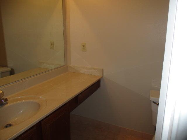 Building Photo - 700 Bay Dr