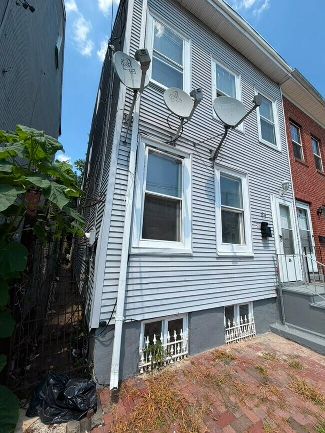Building Photo - 86 Spring St
