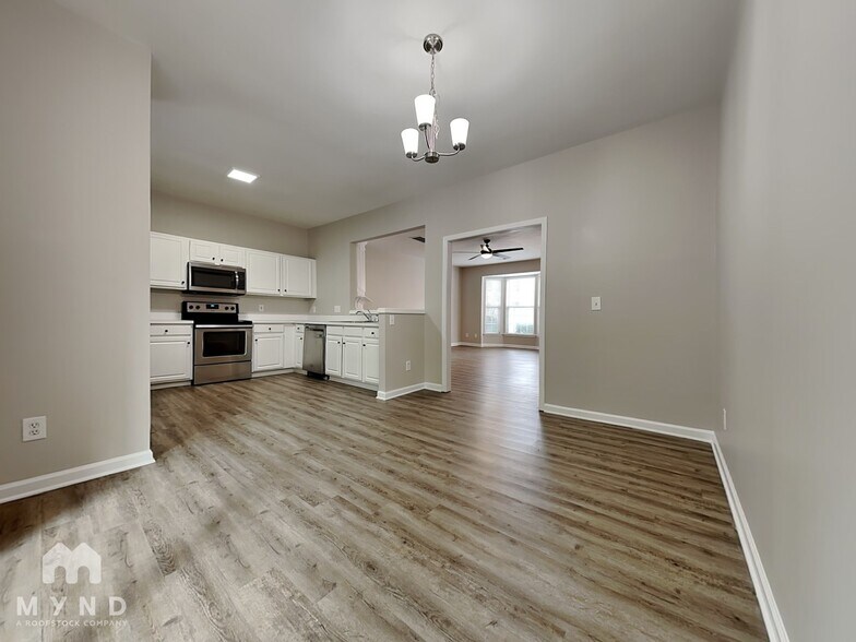 Building Photo - 3968 Elizabeth Glen Way