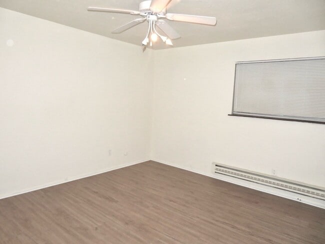 Building Photo - 146-146 Parrish Ln