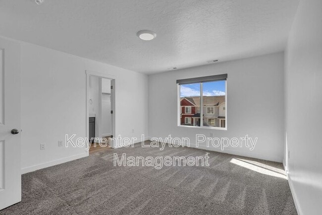 Building Photo - 2786 N Airmen Ave