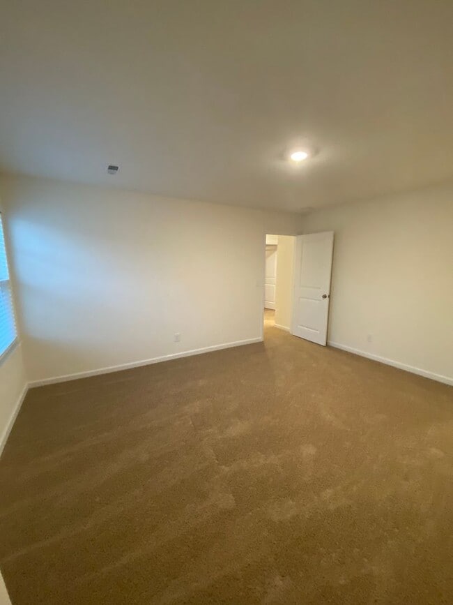 Building Photo - Gorgeous South Knoxville house!!!!!