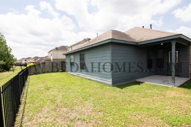 Building Photo - 9134 St Laurent Ln