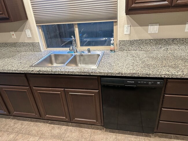 Building Photo - 3126 W Perez Ave