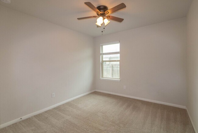 Building Photo - 310 Hyltin St