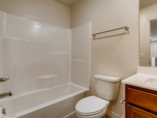 Building Photo - 264 Quail Finch Dr