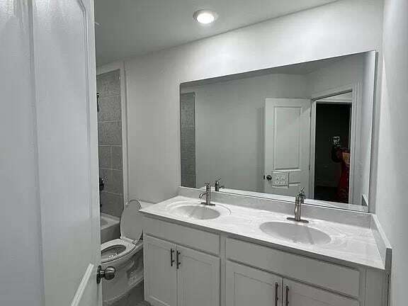 Building Photo - 2780 Westgate Park Dr