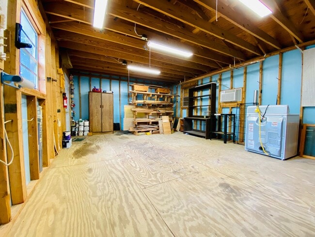 Building Photo - 4663 Rosewood Dr