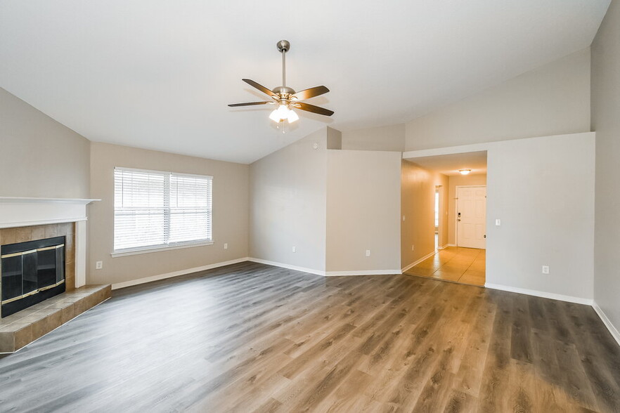 Building Photo - 2847 Cross Creek Dr