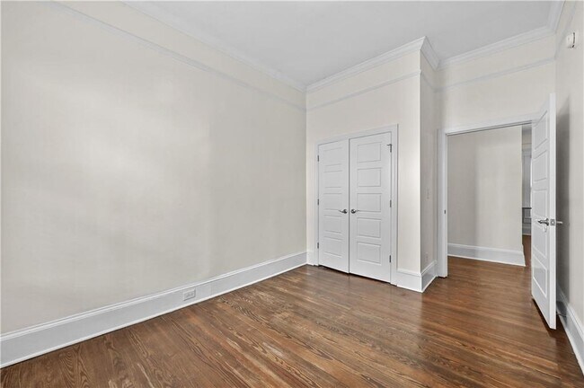 Building Photo - 470 Kelly St SE