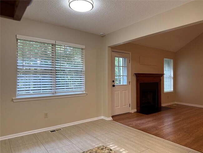 Building Photo - 217 Briarpatch Ct