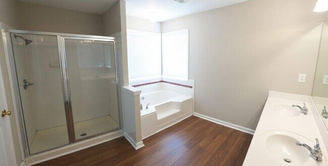 Building Photo - 984 Pointers Way