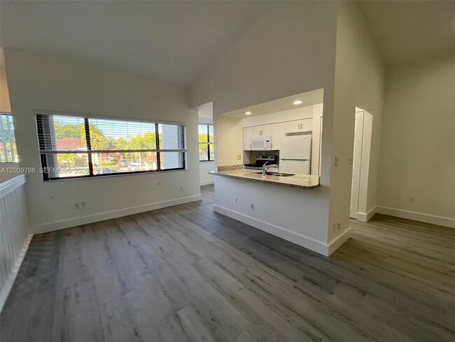 Building Photo - 9795 SW 138th Ave