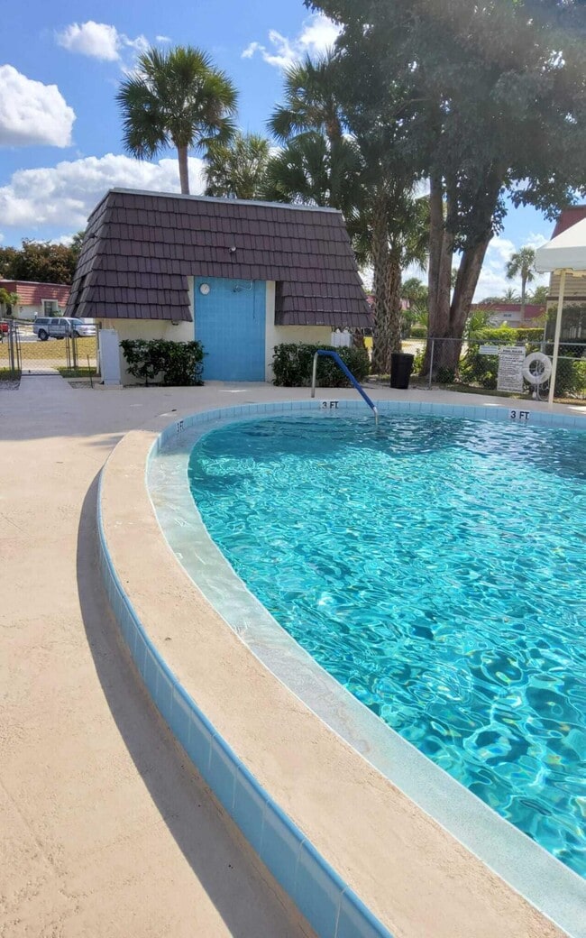 Building Photo - 12003 Poinciana Blvd