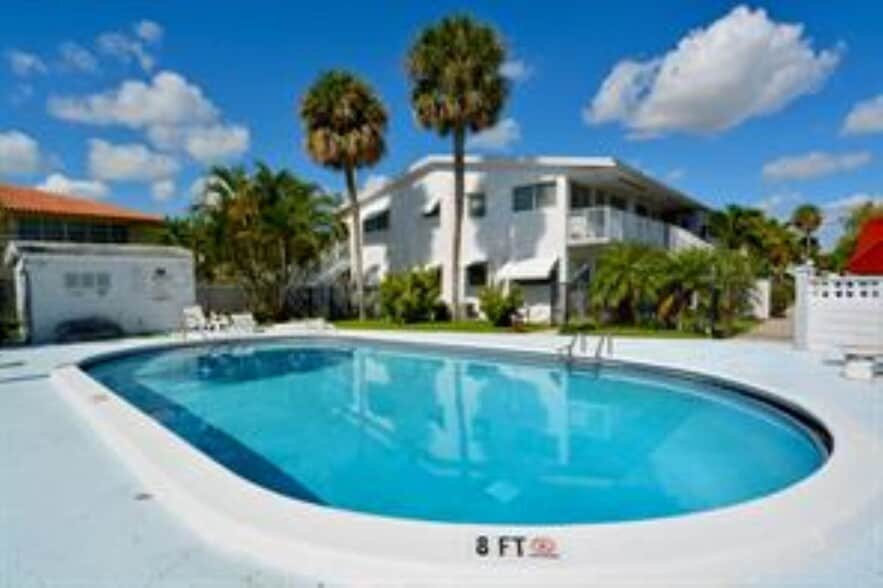 Building Photo - 2000 NE 51st Ct