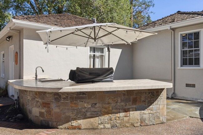 Building Photo - Beautifully Appointed Atherton Estate with Pool & Outdoor Entertaining