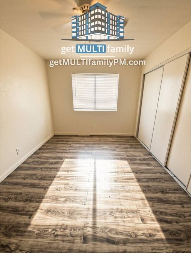 Building Photo - 7120 N 66th Dr