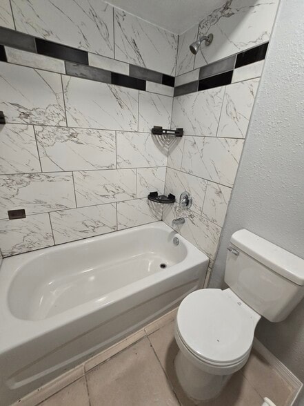 Building Photo - 3624 Meriden Ave