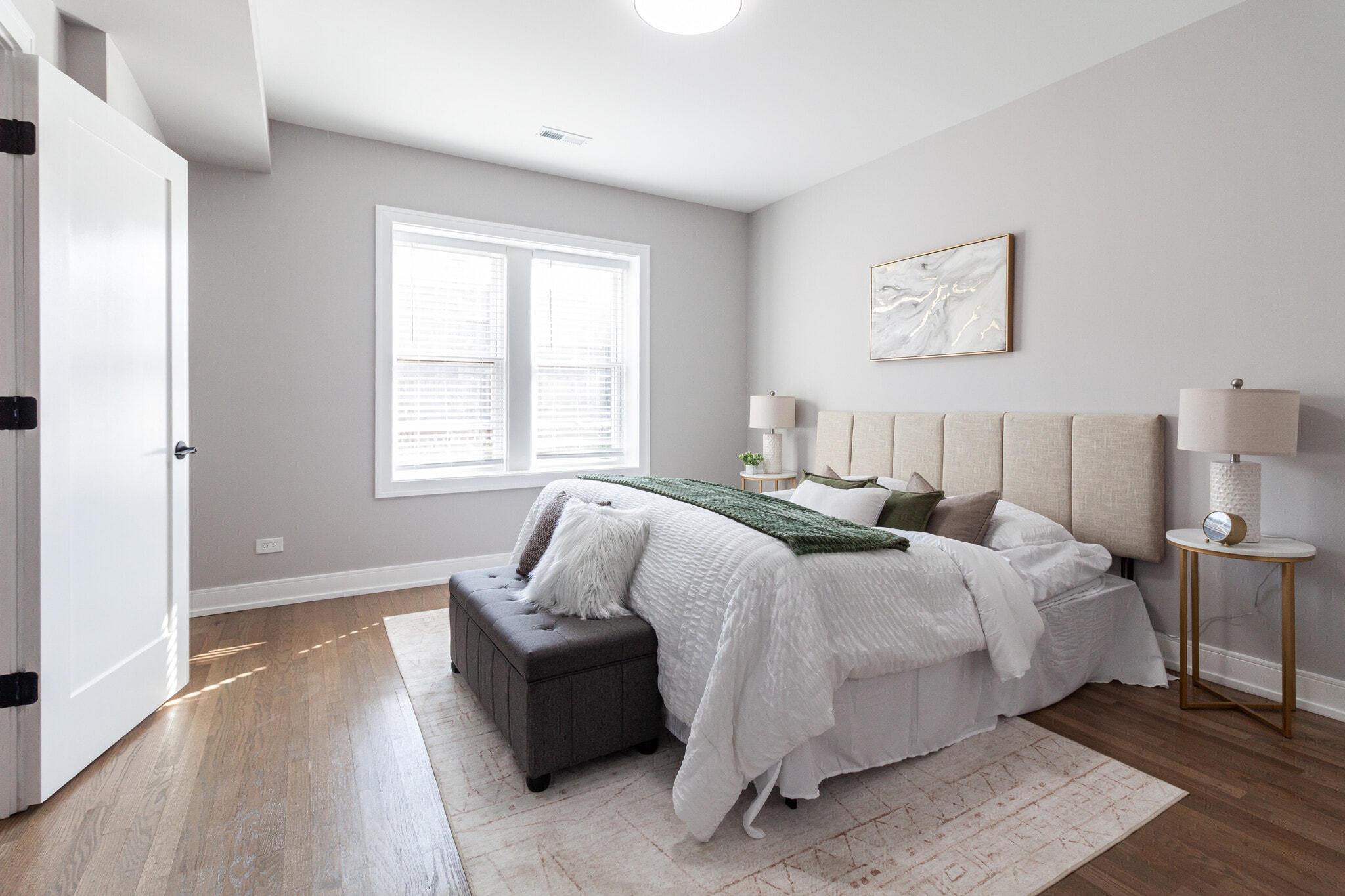 Building Photo - 2641 W Carmen Ave