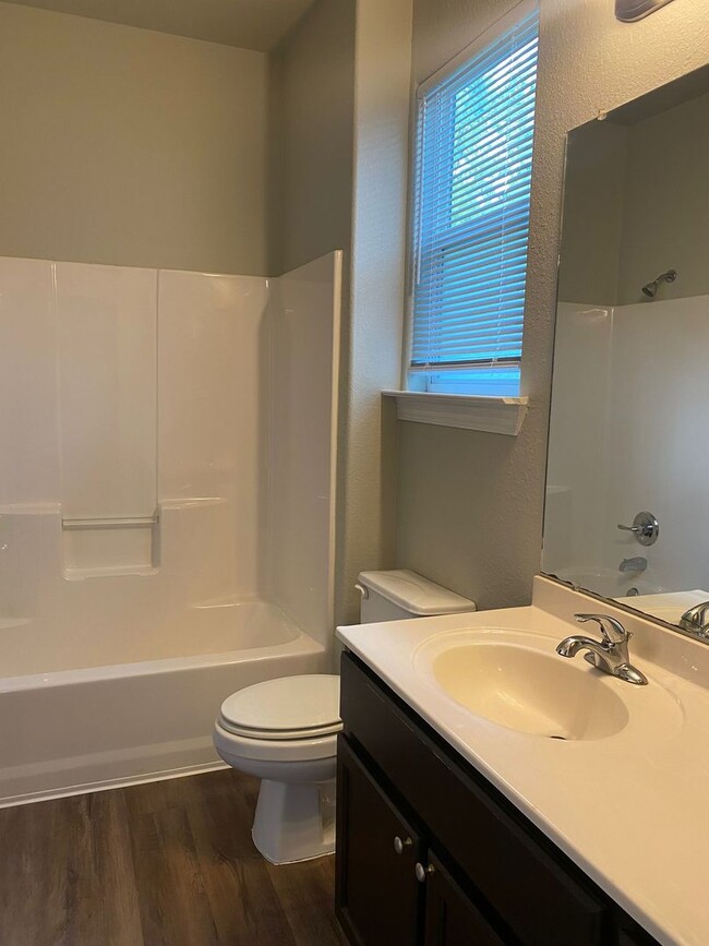 Building Photo - Charming 2 BR / 2 BA Beaumont home — updat...