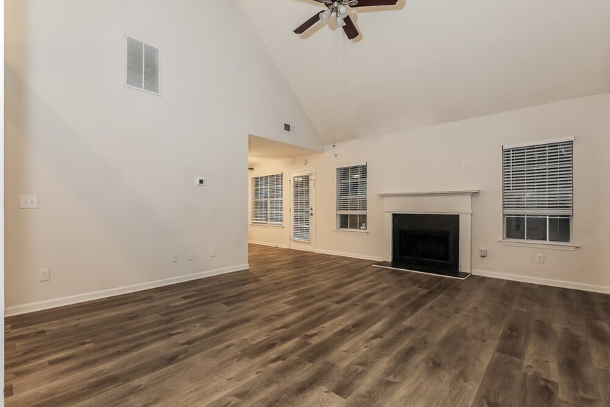 Building Photo - 1427 Isleworth Cir